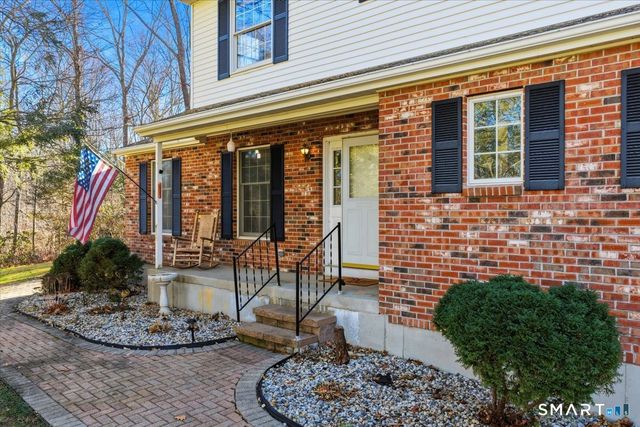 17 Inchcliffe Drive, Ledyard, CT 06335