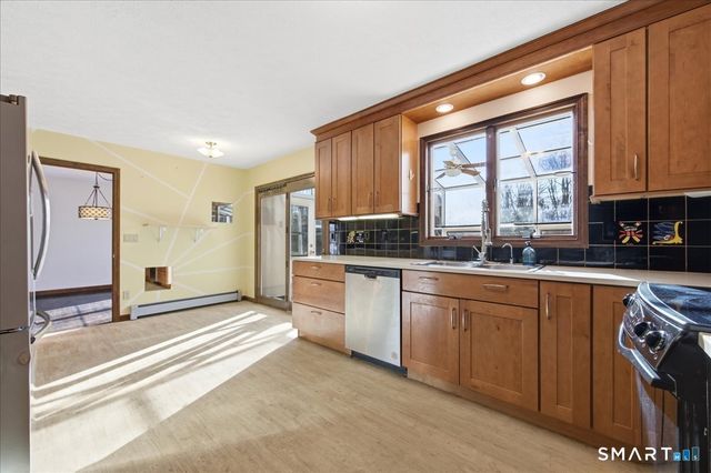 17 Inchcliffe Drive, Ledyard, CT 06335