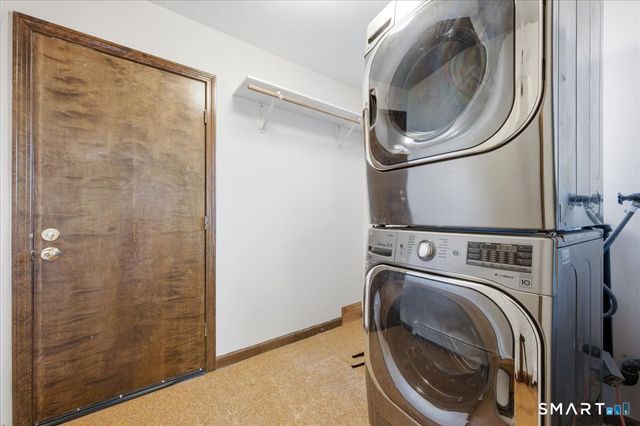 17 Inchcliffe Drive, Ledyard, CT 06335