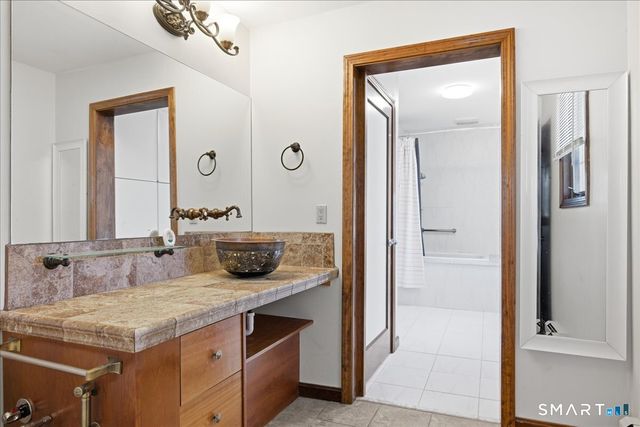 17 Inchcliffe Drive, Ledyard, CT 06335