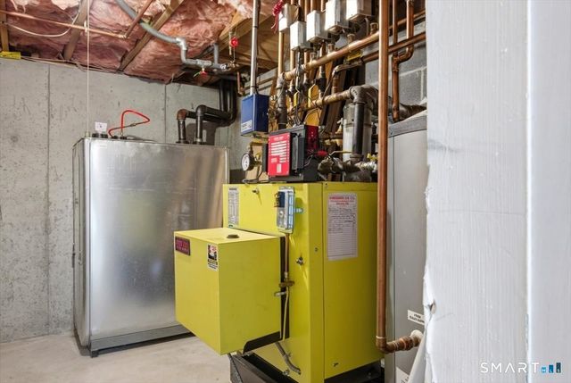 17 Inchcliffe Drive, Ledyard, CT 06335