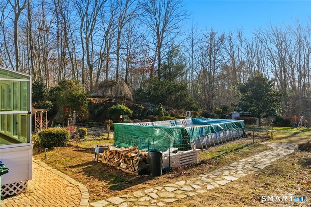 17 Inchcliffe Drive, Ledyard, CT 06335