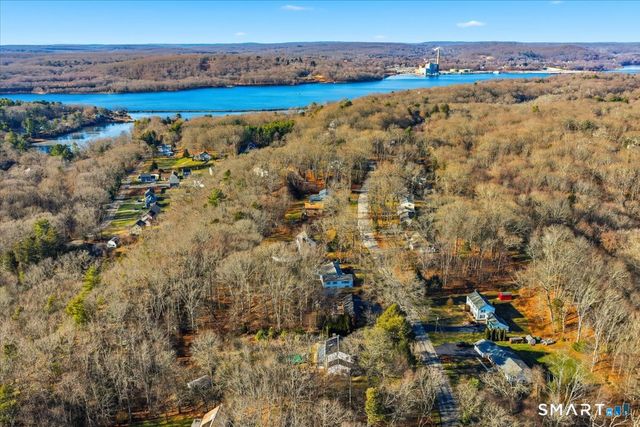 17 Inchcliffe Drive, Ledyard, CT 06335