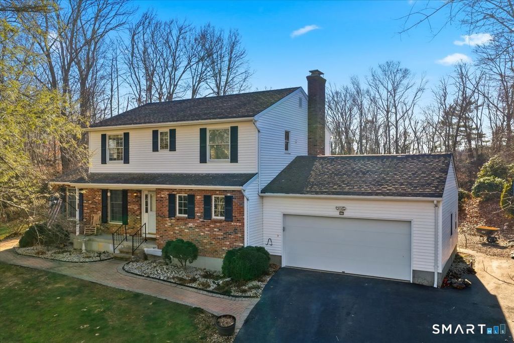 17 Inchcliffe Drive, Ledyard, CT 06335
