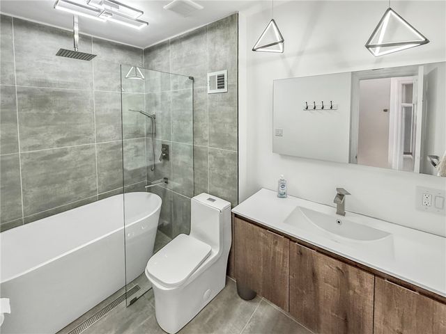 172 Crescent Hills Road, Penn Hills, PA 15235