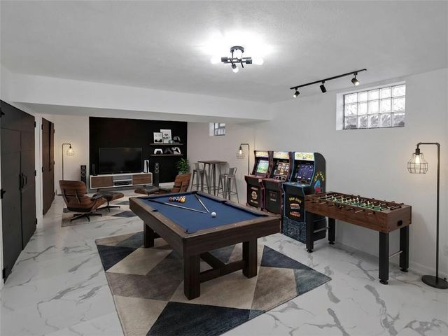 172 Crescent Hills Road, Penn Hills, PA 15235