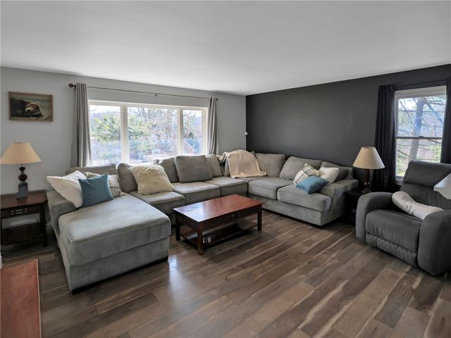 172 Crescent Hills Road, Penn Hills, PA 15235