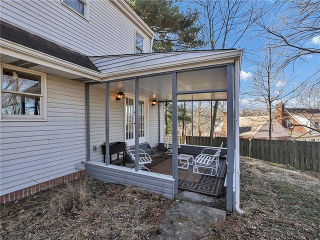 172 Crescent Hills Road, Penn Hills, PA 15235