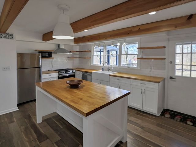 172 Crescent Hills Road, Penn Hills, PA 15235