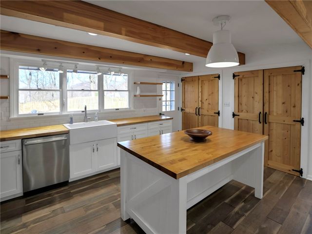 172 Crescent Hills Road, Penn Hills, PA 15235