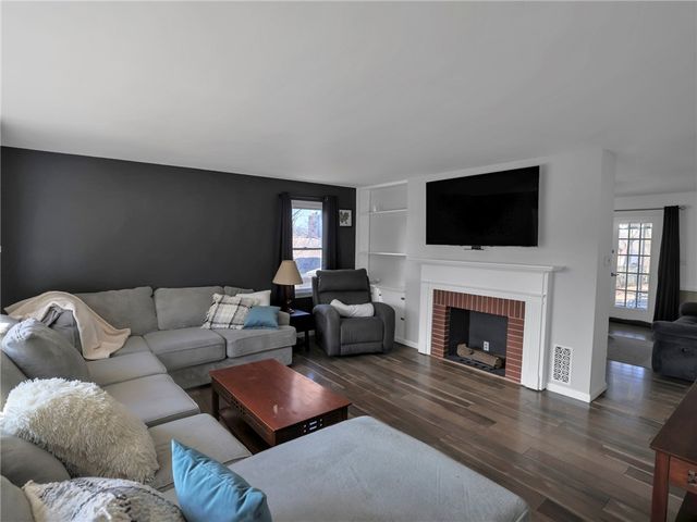 172 Crescent Hills Road, Penn Hills, PA 15235