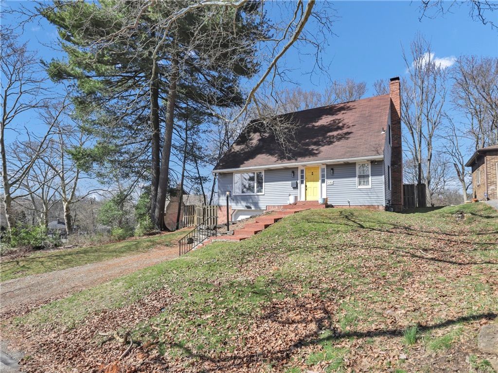 172 Crescent Hills Road, Penn Hills, PA 15235
