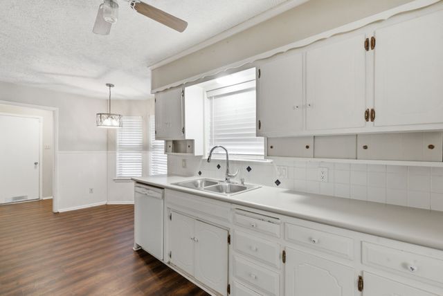 120 Timberlake Drive, Azle, TX 76020