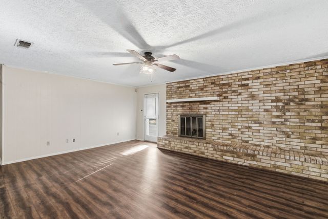 120 Timberlake Drive, Azle, TX 76020