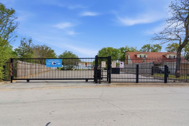 120 Timberlake Drive, Azle, TX 76020