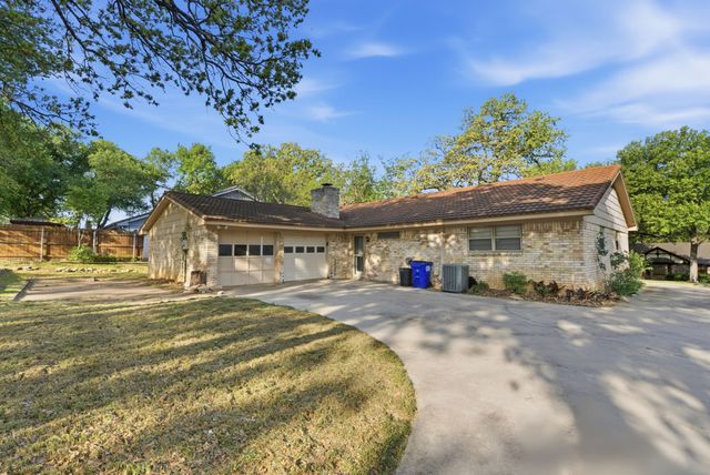 120 Timberlake Drive, Azle, TX 76020