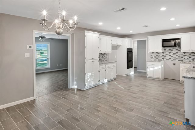 911 Westwood Street, Victoria, TX 77901