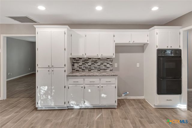 911 Westwood Street, Victoria, TX 77901