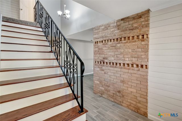 911 Westwood Street, Victoria, TX 77901