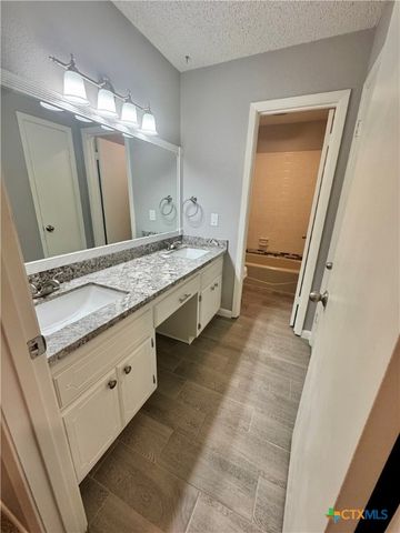 911 Westwood Street, Victoria, TX 77901