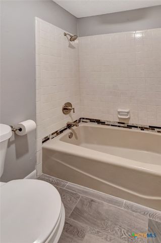 911 Westwood Street, Victoria, TX 77901