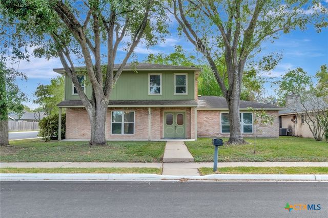 911 Westwood Street, Victoria, TX 77901