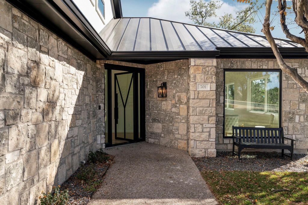 701 Furlong DR, Austin, TX 78746