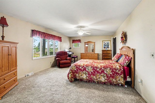 9525 Woodlawn Drive, Portage, MI 49002
