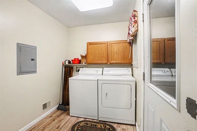 9525 Woodlawn Drive, Portage, MI 49002