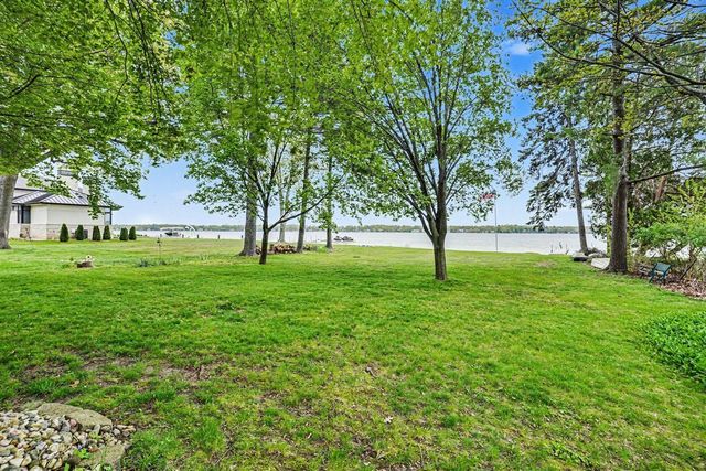 9525 Woodlawn Drive, Portage, MI 49002