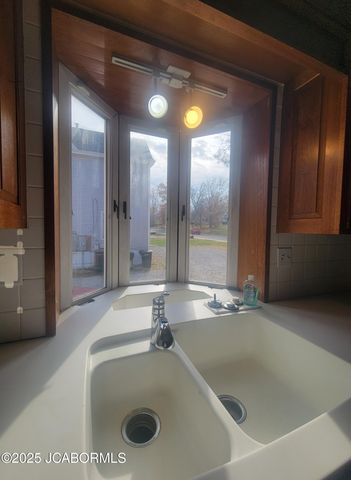 1202 BLUFF STREET, Fulton, MO 65251