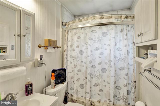 1921 BLUE RIDGE DR, Lancaster, PA 17603