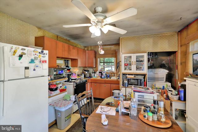 1921 BLUE RIDGE DR, Lancaster, PA 17603