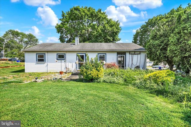 1921 BLUE RIDGE DR, Lancaster, PA 17603