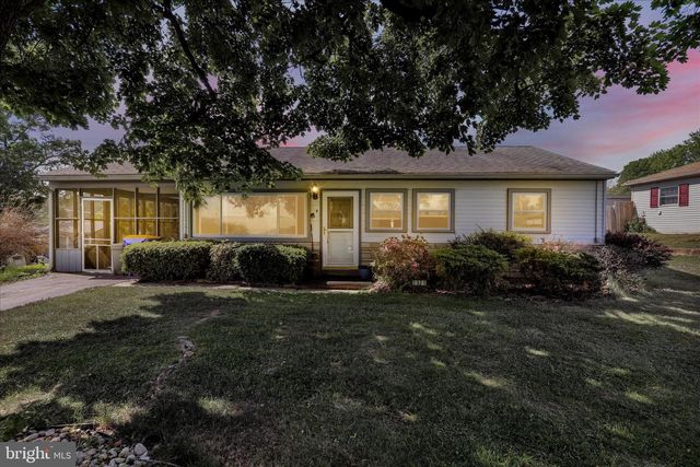 1921 BLUE RIDGE DR, Lancaster, PA 17603