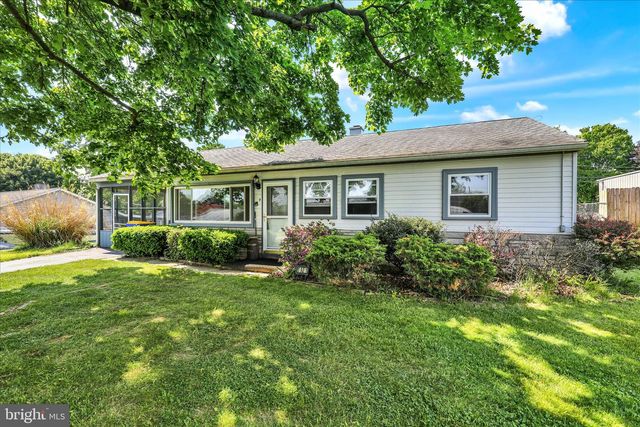 1921 BLUE RIDGE DR, Lancaster, PA 17603
