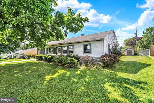 1921 BLUE RIDGE DR, Lancaster, PA 17603