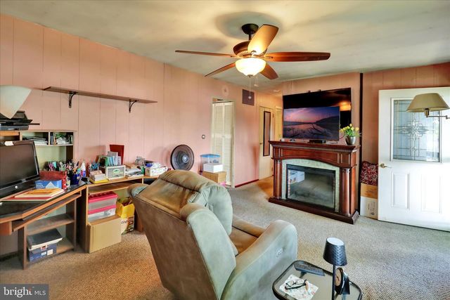 1921 BLUE RIDGE DR, Lancaster, PA 17603