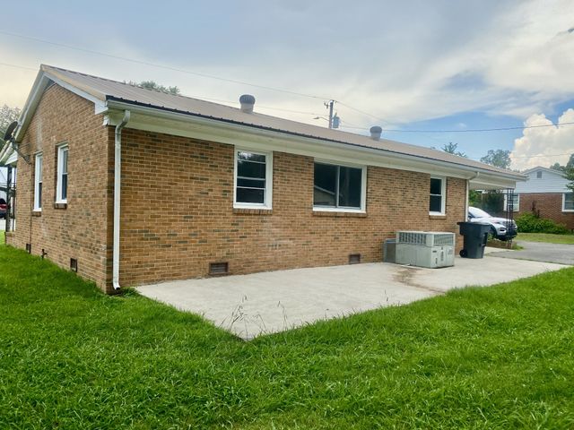 56 Garth Cir, Mcminnville, TN 37110