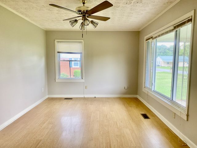 56 Garth Cir, Mcminnville, TN 37110