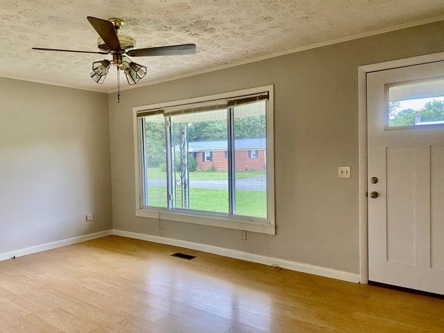 56 Garth Cir, Mcminnville, TN 37110