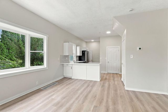 23 E Oak Street, Canal Winchester, OH 43110