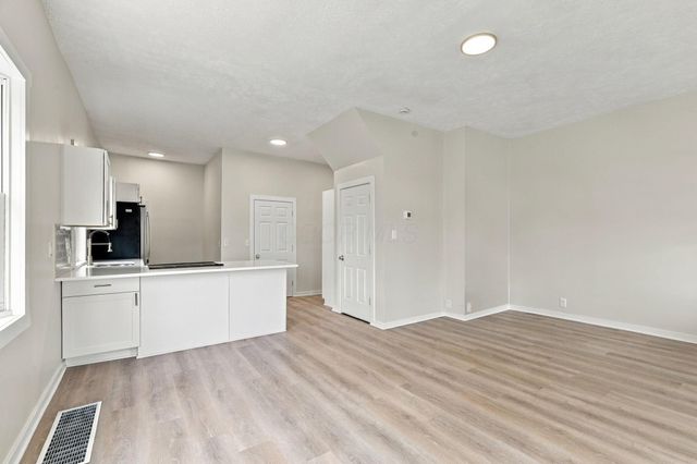 23 E Oak Street, Canal Winchester, OH 43110