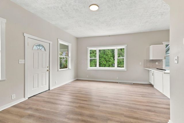 23 E Oak Street, Canal Winchester, OH 43110