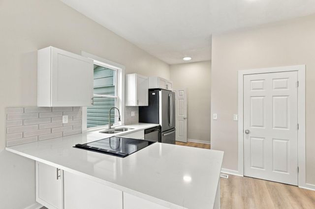 23 E Oak Street, Canal Winchester, OH 43110