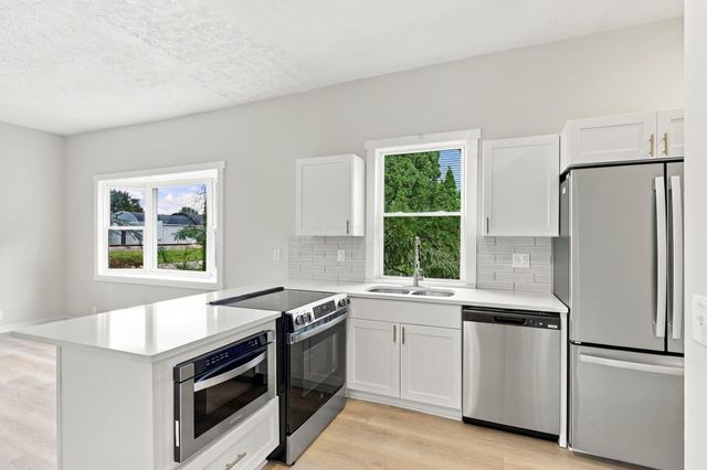 23 E Oak Street, Canal Winchester, OH 43110
