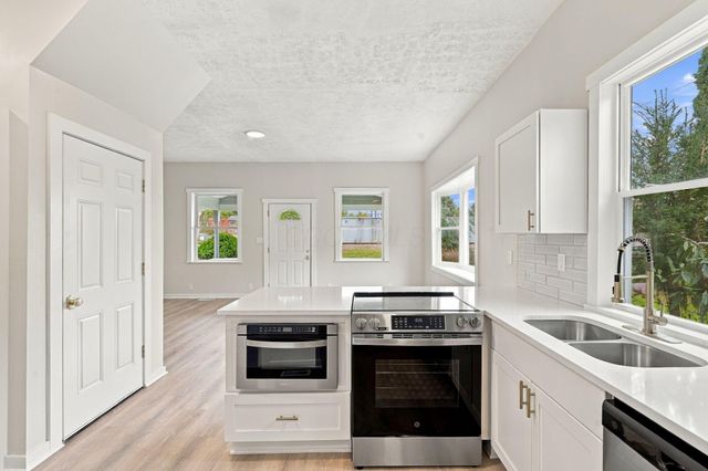 23 E Oak Street, Canal Winchester, OH 43110