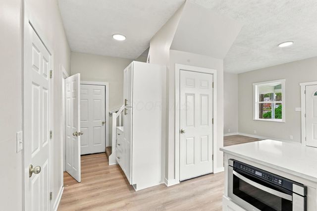23 E Oak Street, Canal Winchester, OH 43110