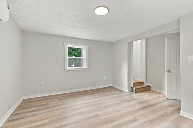 23 E Oak Street, Canal Winchester, OH 43110