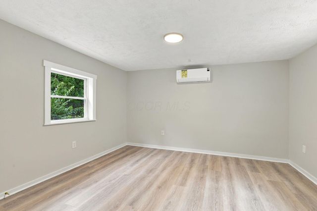 23 E Oak Street, Canal Winchester, OH 43110